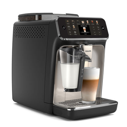 Kaffeevollautomat 5500 Series EP5547/90, Chrom-Schwarz LatteGo-Milchsystem, SilentBrew Technologie, Schwarz verchromt,20 Kaffeespezialitäten (heiß oder eisgekühlt)