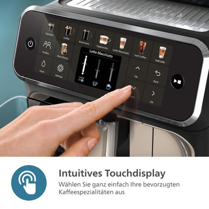 Kaffeevollautomat 5500 Series EP5547/90, Chrom-Schwarz LatteGo-Milchsystem, SilentBrew Technologie, Schwarz verchromt,20 Kaffeespezialitäten (heiß oder eisgekühlt)